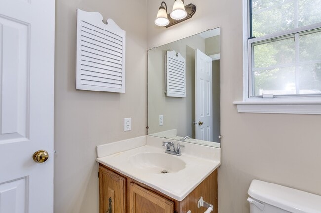 Building Photo - 732 Galahad Dr