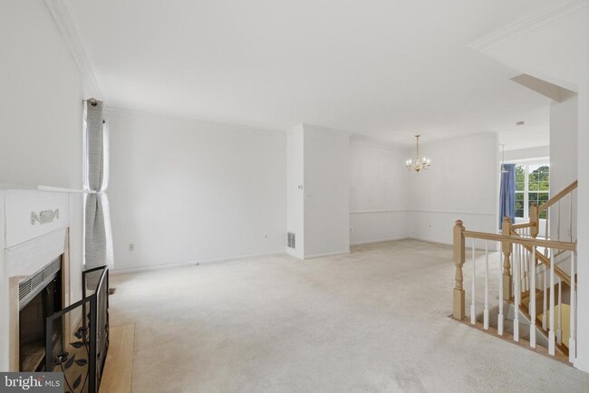 Building Photo - 2449 Clover Field Cir