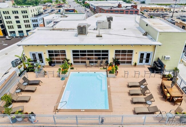 Building Photo - 2323 Locust St