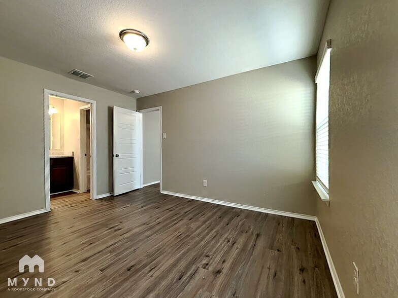 Building Photo - 3910 Colemans Run