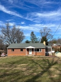 Building Photo - Charming 3 bedroom house