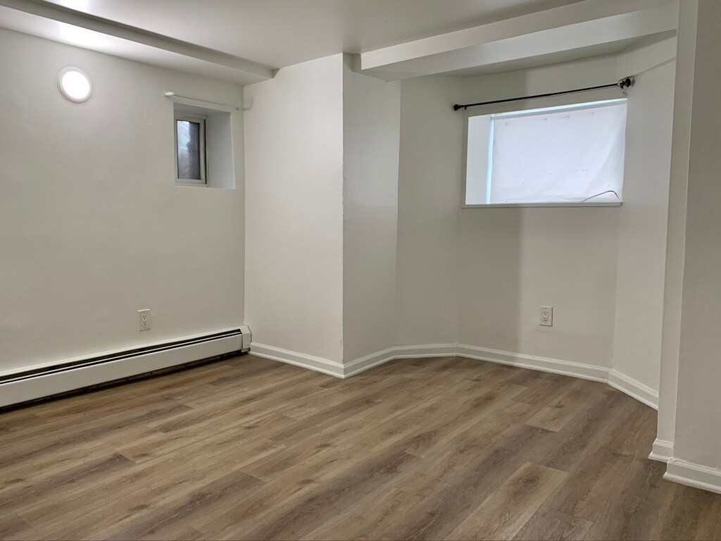 Building Photo - 19 Laidlaw Ave