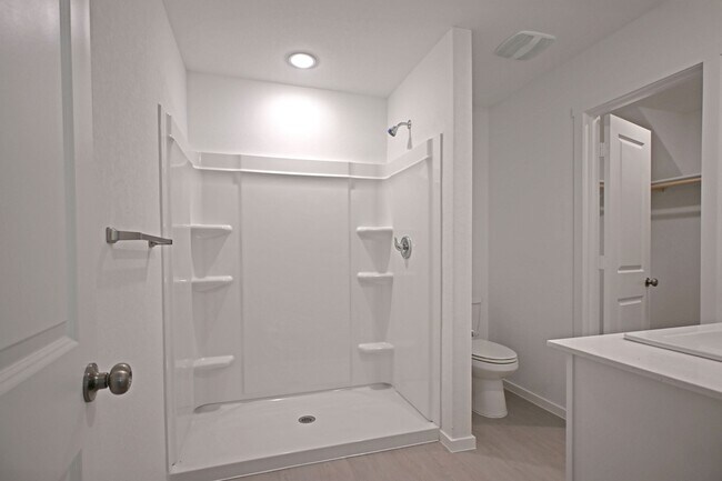 Building Photo - 1502 Tiptop Mdw