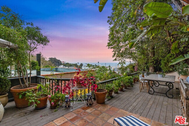 Building Photo - 175 W Channel Rd