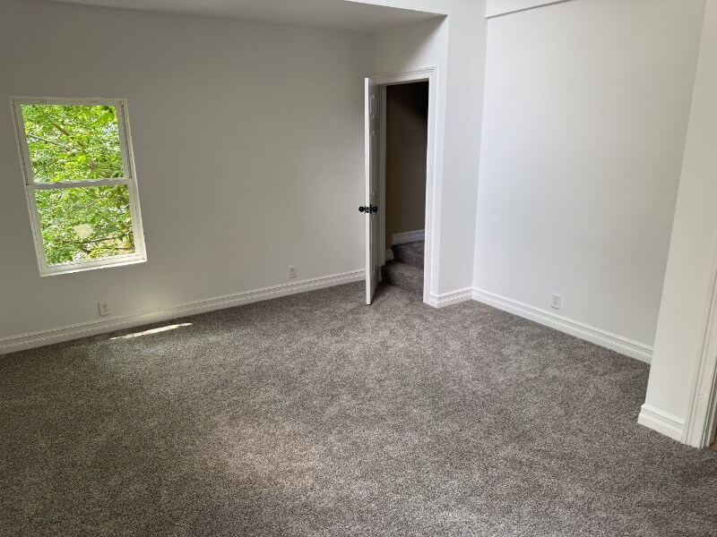 Building Photo - 517 Park Ave