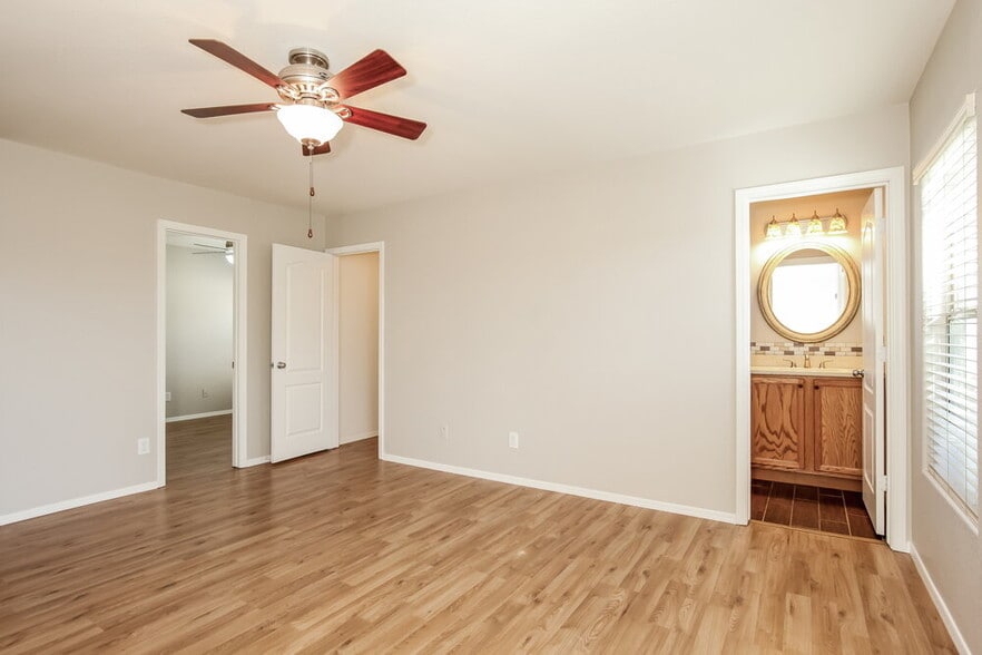 Building Photo - 21942 Creosote Ct