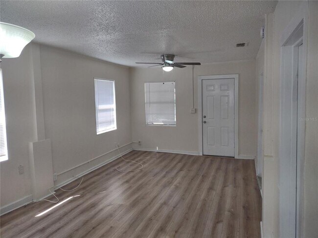 Building Photo - 1407 Monroe Ave