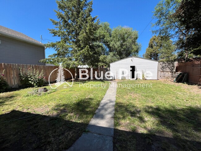 Building Photo - 542 K St