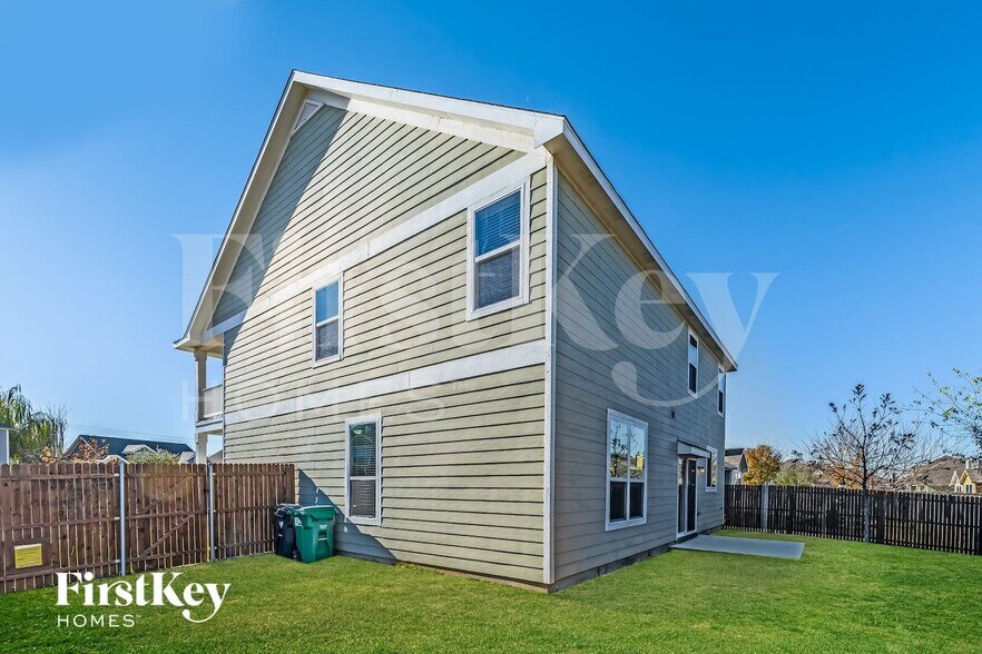 Building Photo - 2209 Windsor Farms Dr