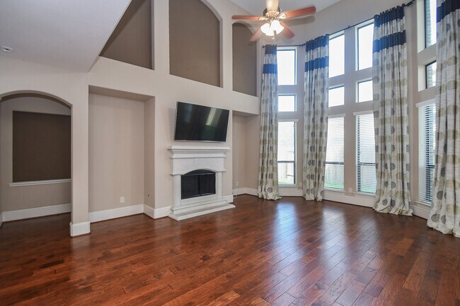 Building Photo - 6034 Gracys Landing Ln