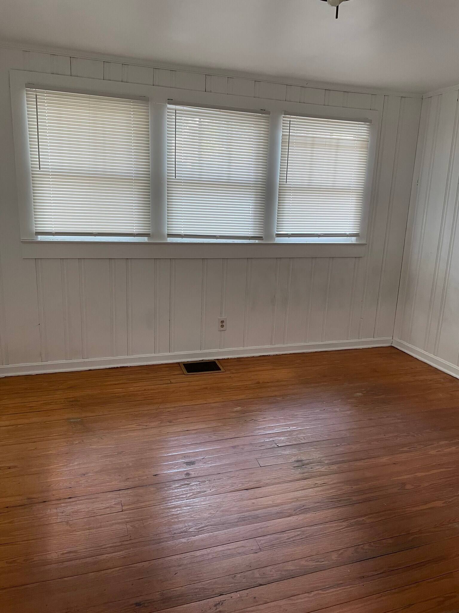 Bedroom 2 - 448 Calhoun St NW