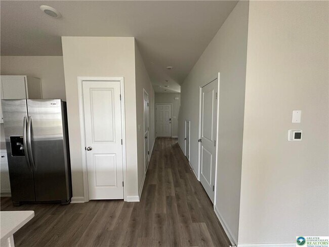 Building Photo - 1264 Susan Cir