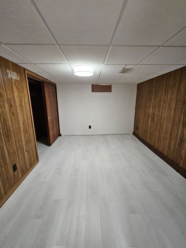 Building Photo - South Shores! 3 Bed, 1.5 bath