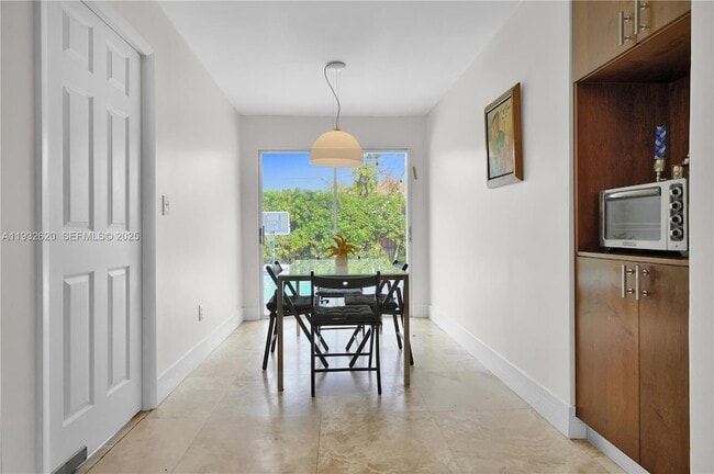 Building Photo - 2101 NE 211th Terrace