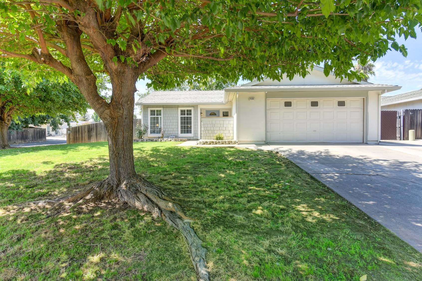 Building Photo - 7101 Stanford Oak Dr