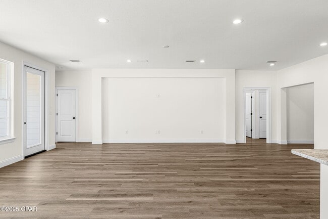 Building Photo - 9019 Laird St