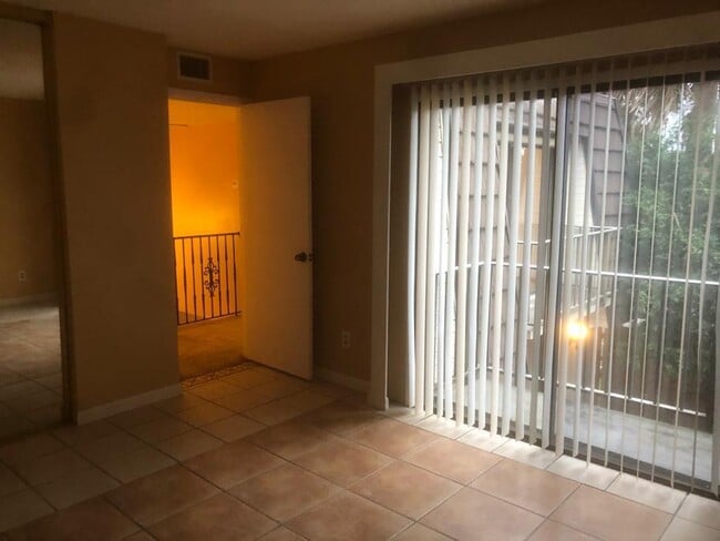 Building Photo - 1717 Vista Oaks Cir NE