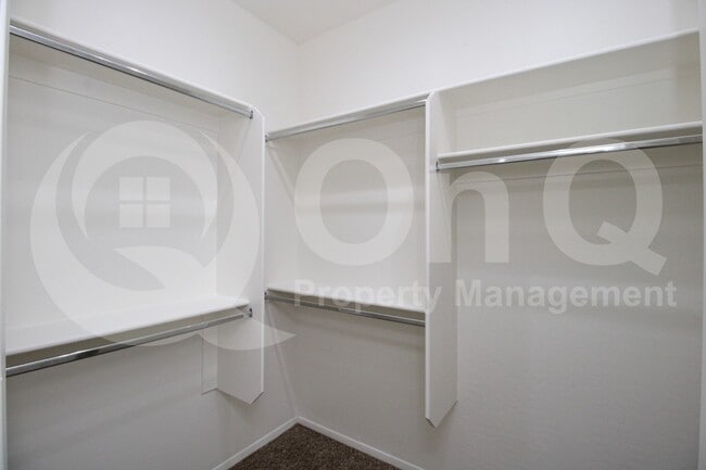 Building Photo - 3113 E Danbury Rd