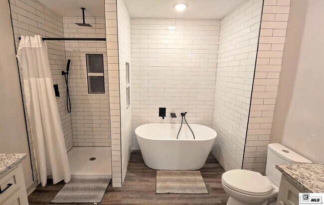 Building Photo - 923 Fortune Dr