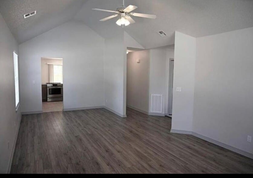 Building Photo - 1796 N Salem Rd