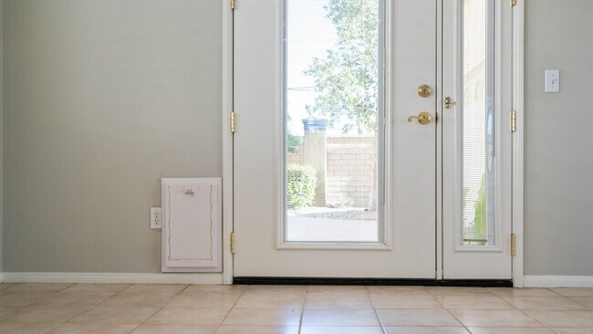 Building Photo - 49142 Barrymore St