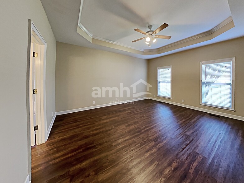 Building Photo - 3129 Jenkins Dr