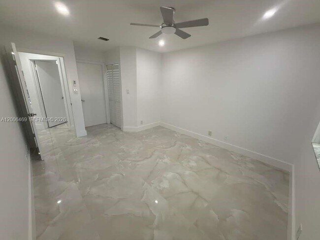 Building Photo - 9307 SW 138th Pl