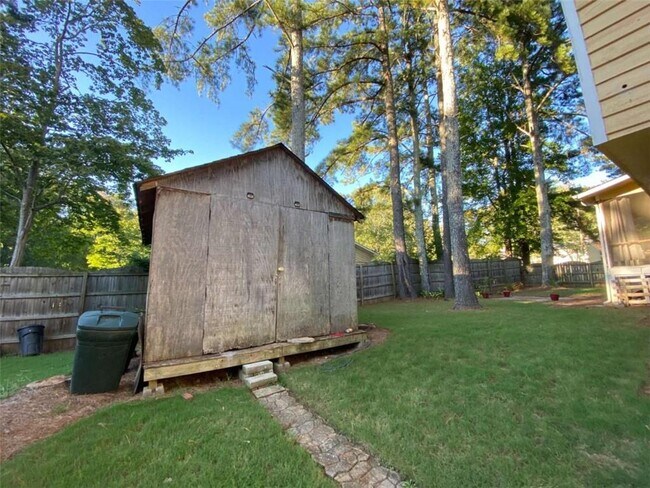 Building Photo - 550 Carithers Rd