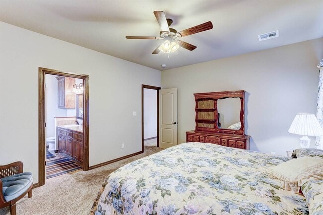 Building Photo - 1413 Scenic Ridge