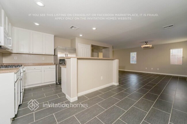 Building Photo - 36 Rainbow Draw Ave