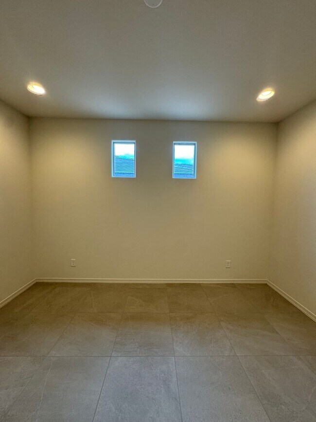 Building Photo - 17156 W Smoketree Dr