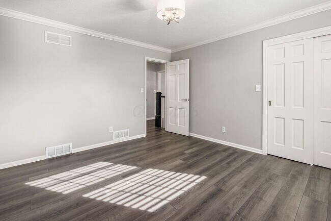 Building Photo - 1350 Marlyn Dr