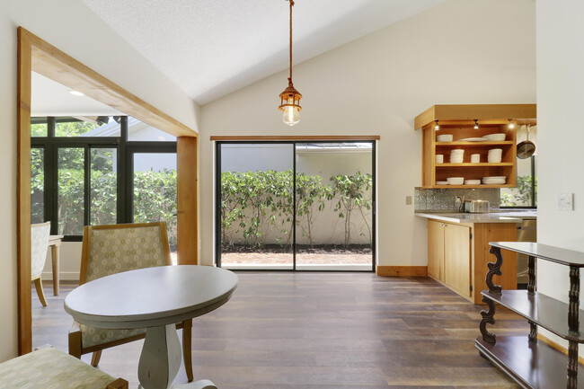 Building Photo - 109 Seashore Dr