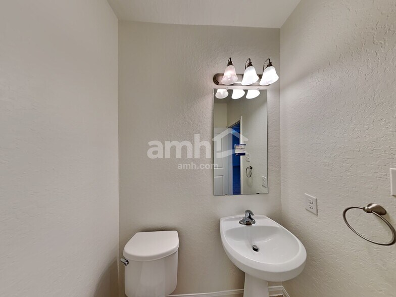 Building Photo - 6731 Luckey Path