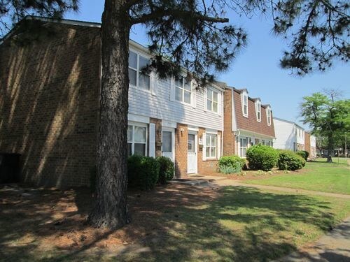 Building Photo - 1127 Chisholm Cir