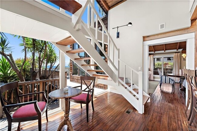 Building Photo - Woods Cove Beach House