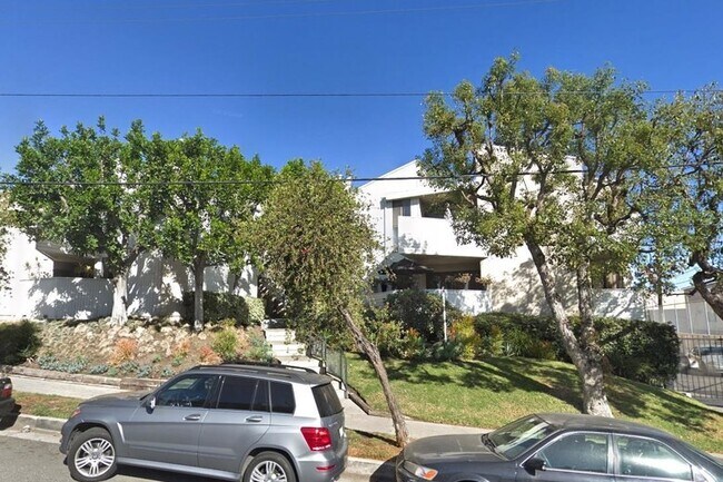 Building Photo - 10521 National Blvd