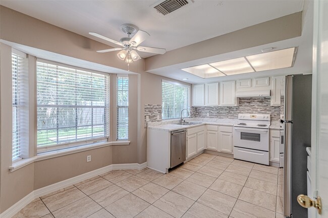 Building Photo - 18506 Creekfield Ct