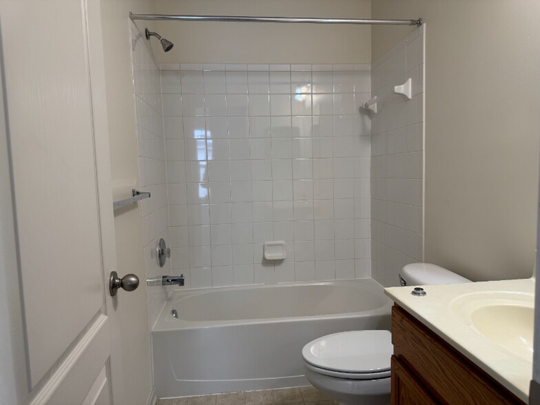 Building Photo - 12944 Yellow Jacket Rd