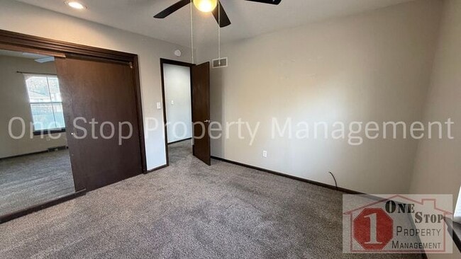 Building Photo - Beautiful Split Level Home w/ 4 Bedroom an...