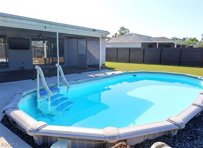 Building Photo - 1206 SE 23rd Pl