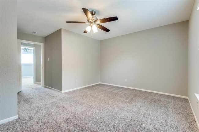 Building Photo - 12806 Shady Knoll Ln