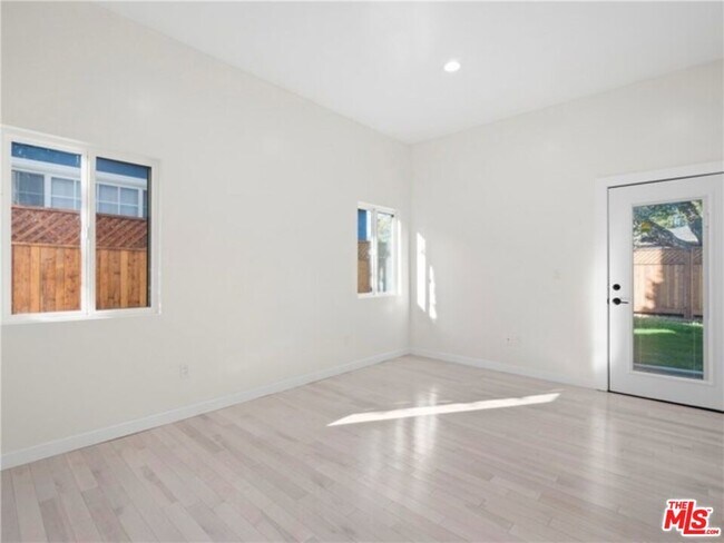 Building Photo - 17601 Rhoda St