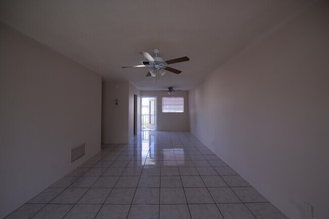 Building Photo - 2102 NE 1st Way