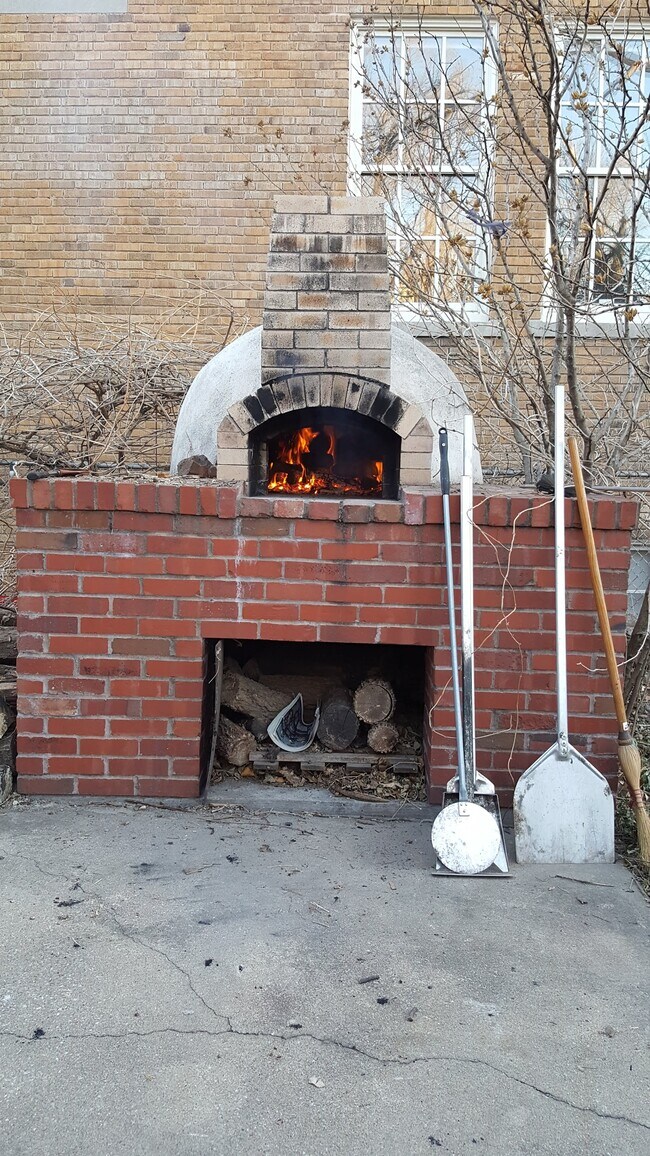 PIzza Oven in Backyard - 1824 Summit St