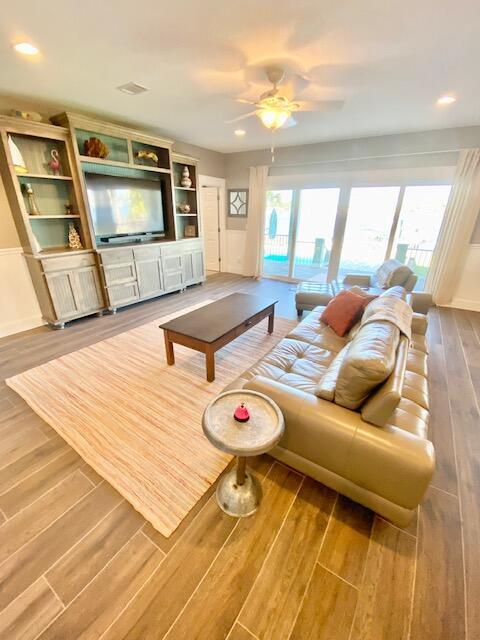 Building Photo - 906 Santa Rosa Blvd