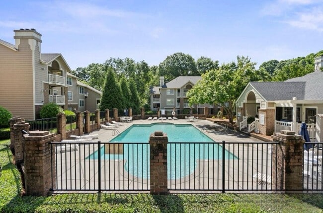 Building Photo - 5011 Sharon Rd