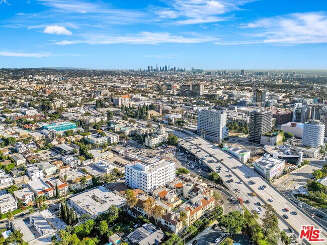 Building Photo - 1900 Vine St
