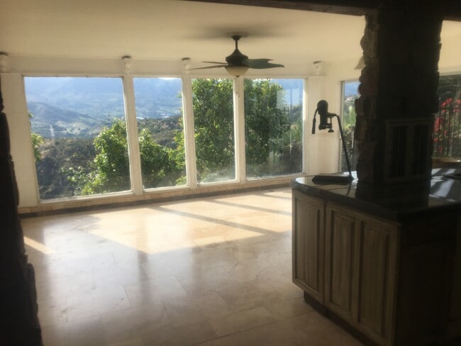 Building Photo - 2308 Canyon View Rd