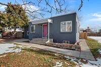 Building Photo - This Renovated Lakewood Ranch is perfect f...